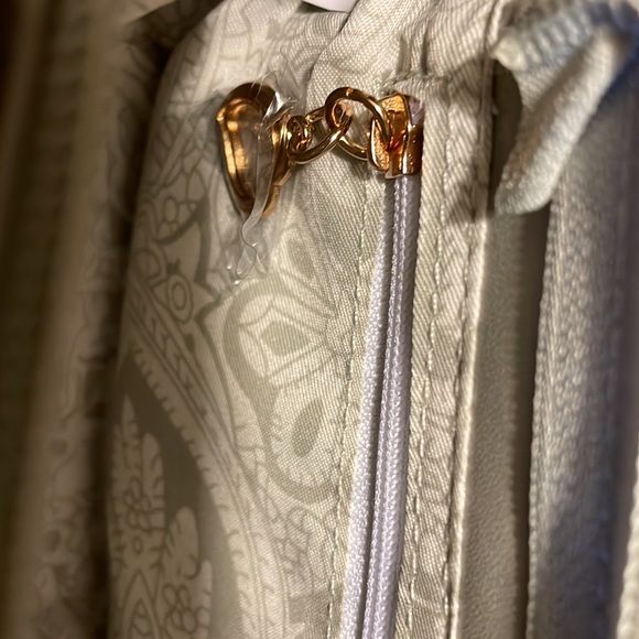 BELLA RUSSO gray boxy small crossbody bag gold tone chain BT2 2619 NWOT - Picture 4 of 5